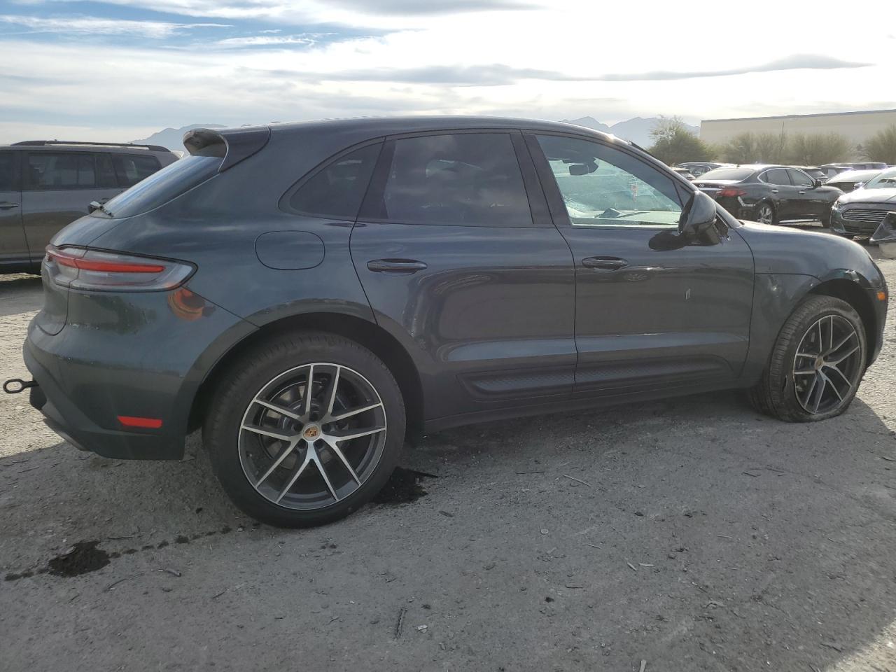 2024 PORSCHE MACAN BASE VIN:WP1AA2A57RLB19438