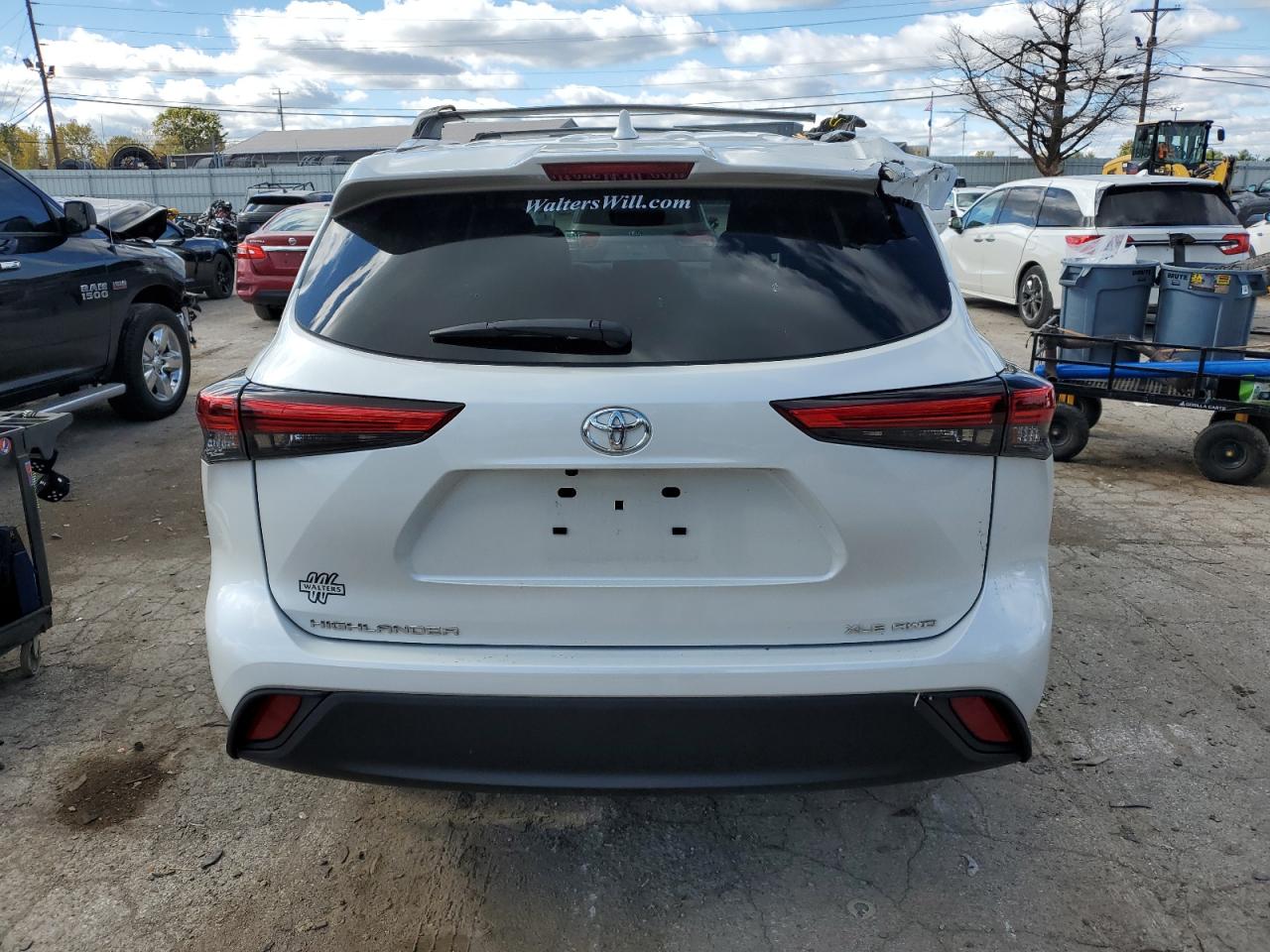 2022 TOYOTA HIGHLANDER XLE VIN:5TDGZRBH8NS244219