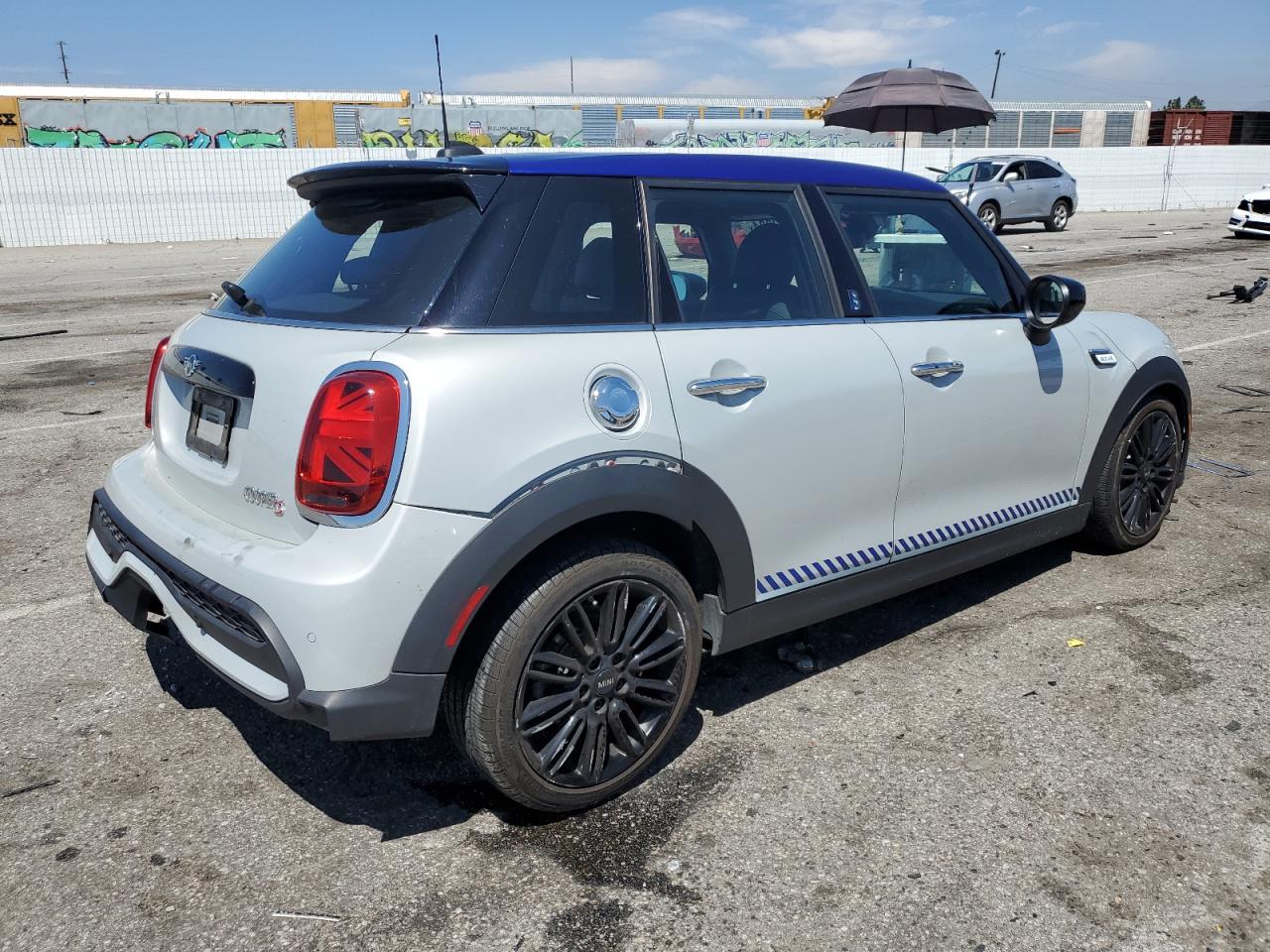 2022 MINI COOPER S VIN:WMW53DK03N2S29072