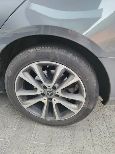 2018 Mercedes-Benz E 300 VIN: