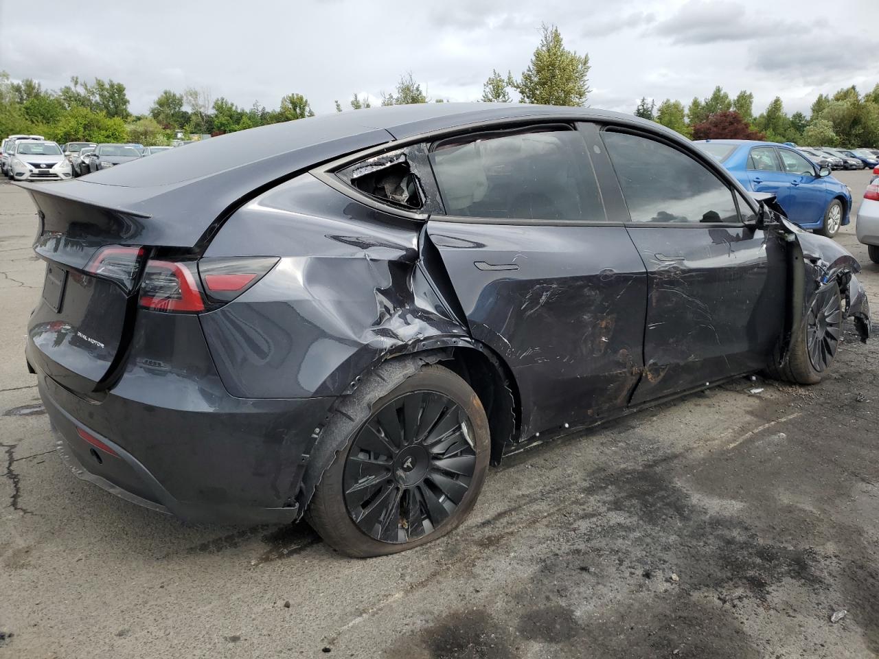 2024 TESLA MODEL Y  VIN:7SAYGDEE8RF083009