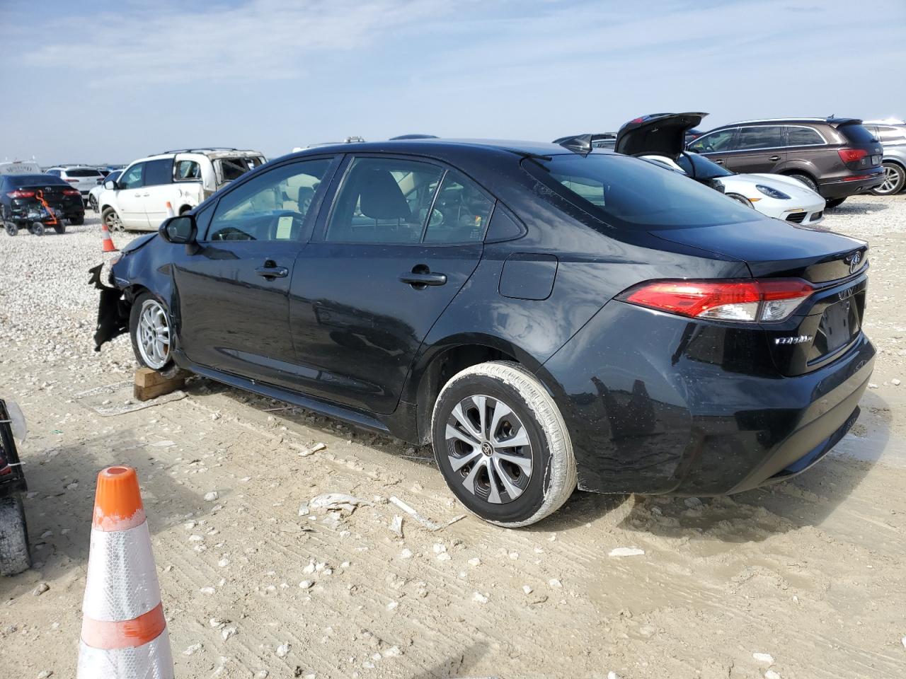 2022 TOYOTA COROLLA LE VIN:JTDEAMDE2NJ057947