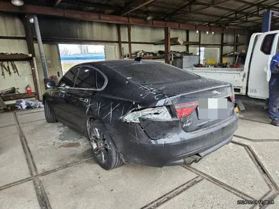 2016 Jaguar XF VIN: