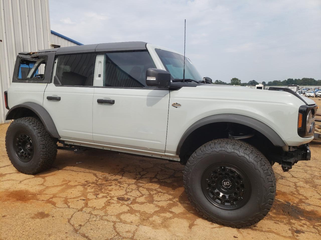 2023 FORD BRONCO BASE VIN:1FMEE5DP3PLB68635