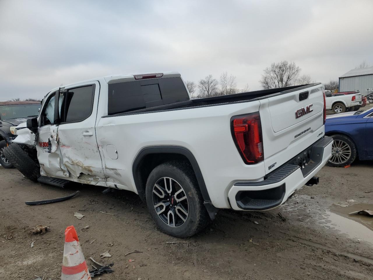 2022 GMC SIERRA K1500 AT4 VIN:3GTPUEEL2NG570751