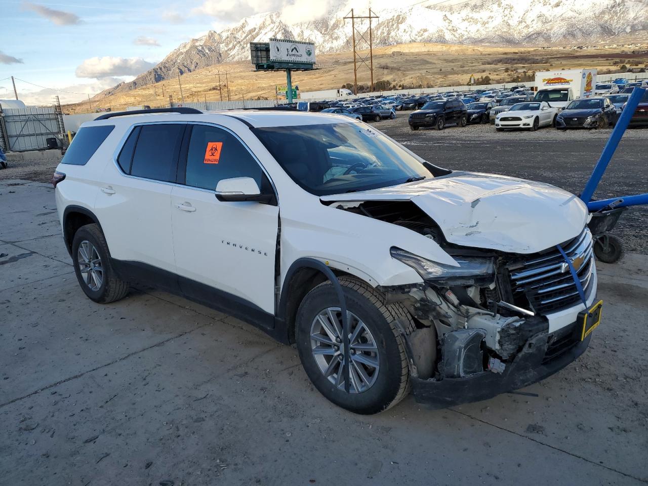 2022 CHEVROLET TRAVERSE LT VIN:1GNEVHKW6NJ105044