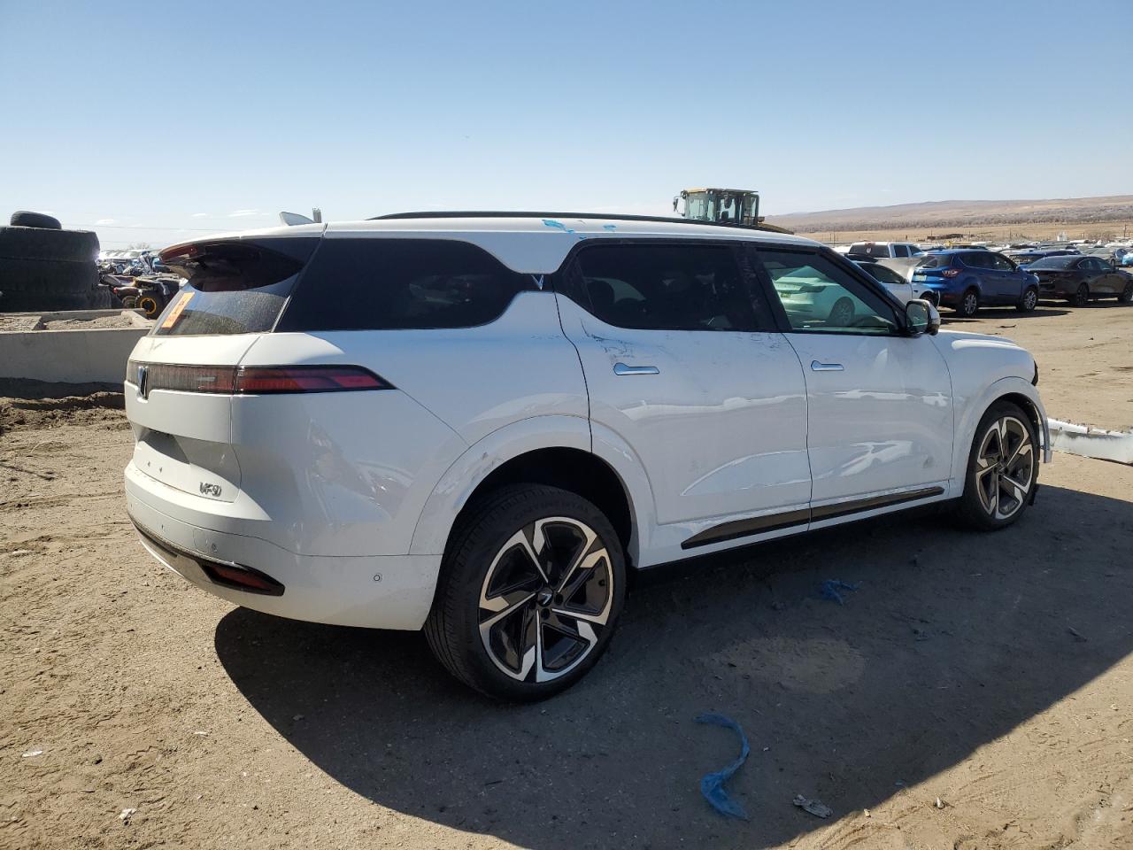 2024 VINFAST TRADING AND PRODUCTION LLC VF 9 PLUS VIN:RLLV2CJA8RH001233