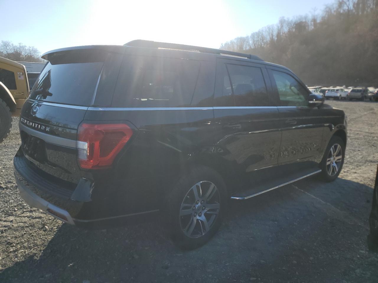 2023 FORD EXPEDITION XLT VIN:1FMJU1J86PEA13220