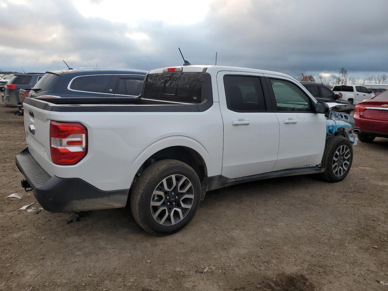 2024 FORD MAVERICK LARIAT VIN:3FTTW8M30RRB13927