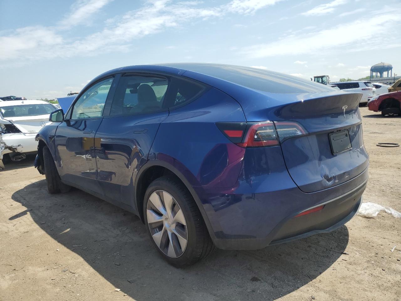 2024 TESLA MODEL Y  VIN:7SAYGDEE4RA239818