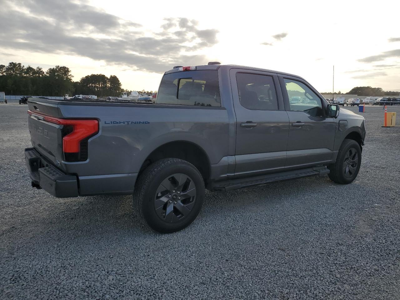 2022 FORD F150 LIGHTNING PRO VIN:1FTVW1EL0NWG00907