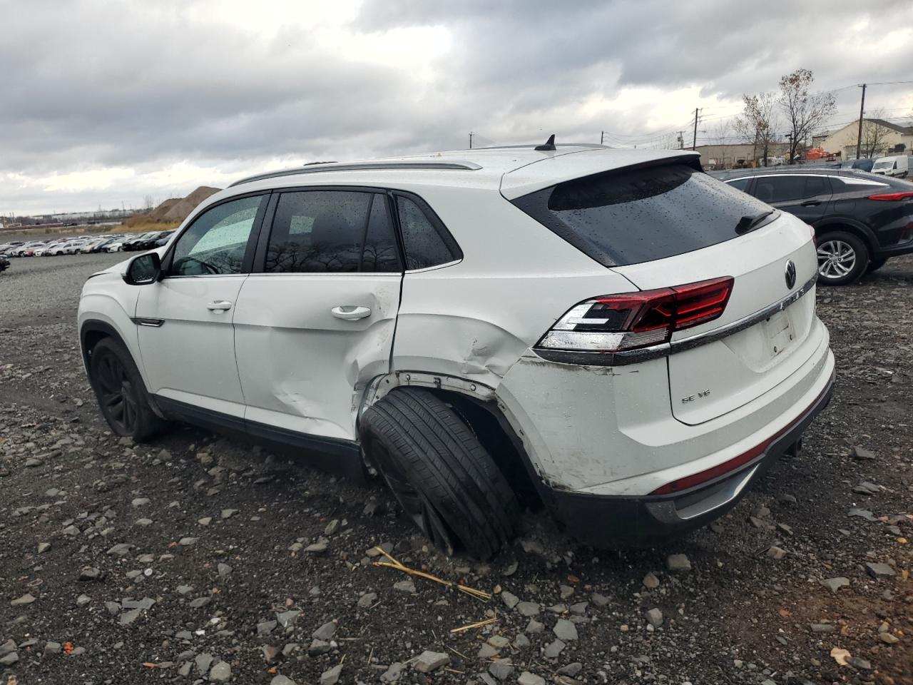 2022 VOLKSWAGEN ATLAS CROSS SPORT SE VIN:1V2HE2CA8NC201007