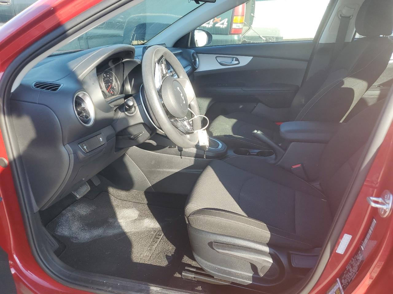 2024 KIA FORTE LX VIN:3KPF24AD2RE734687