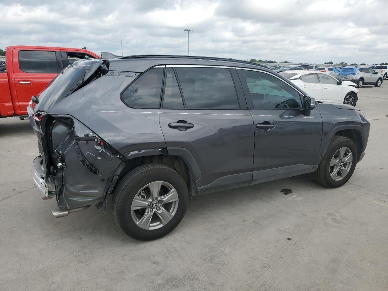 2024 TOYOTA RAV4 XLE VIN:2T3W1RFV3RC262653