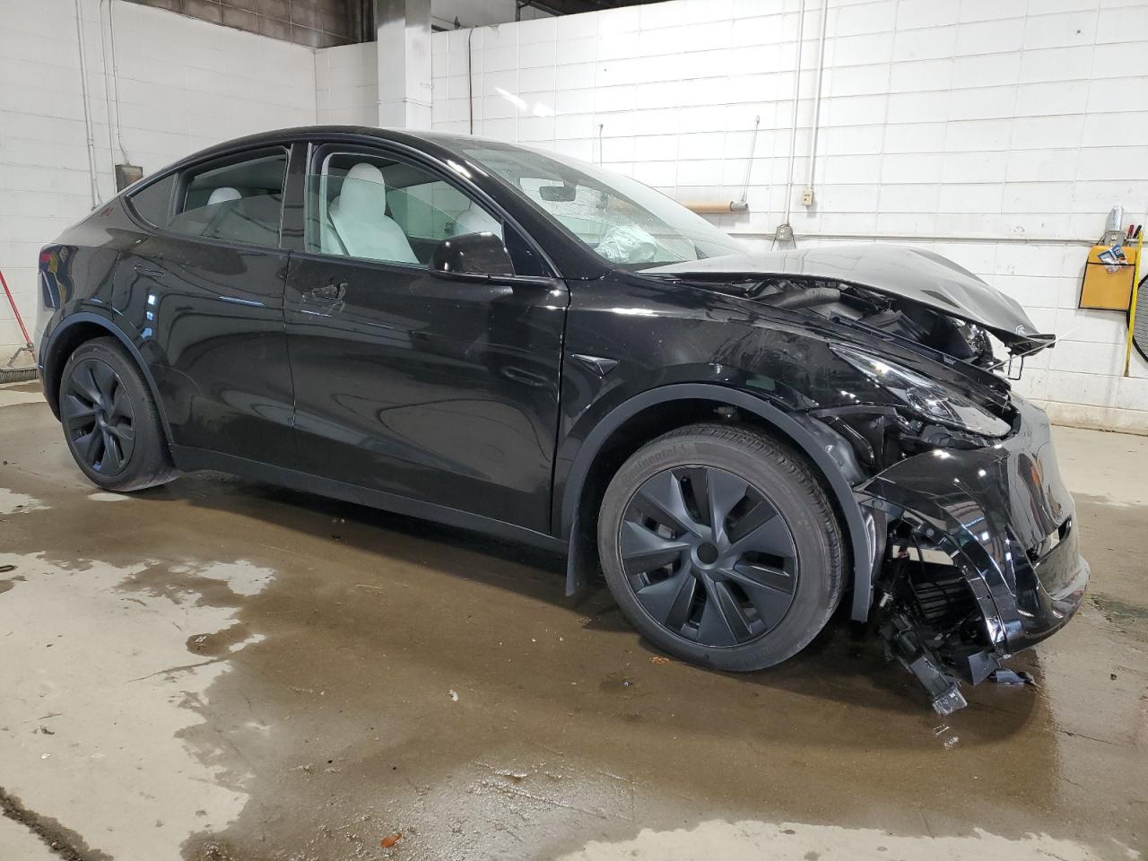 2024 TESLA MODEL Y  VIN:7SAYGAEE6RF182605