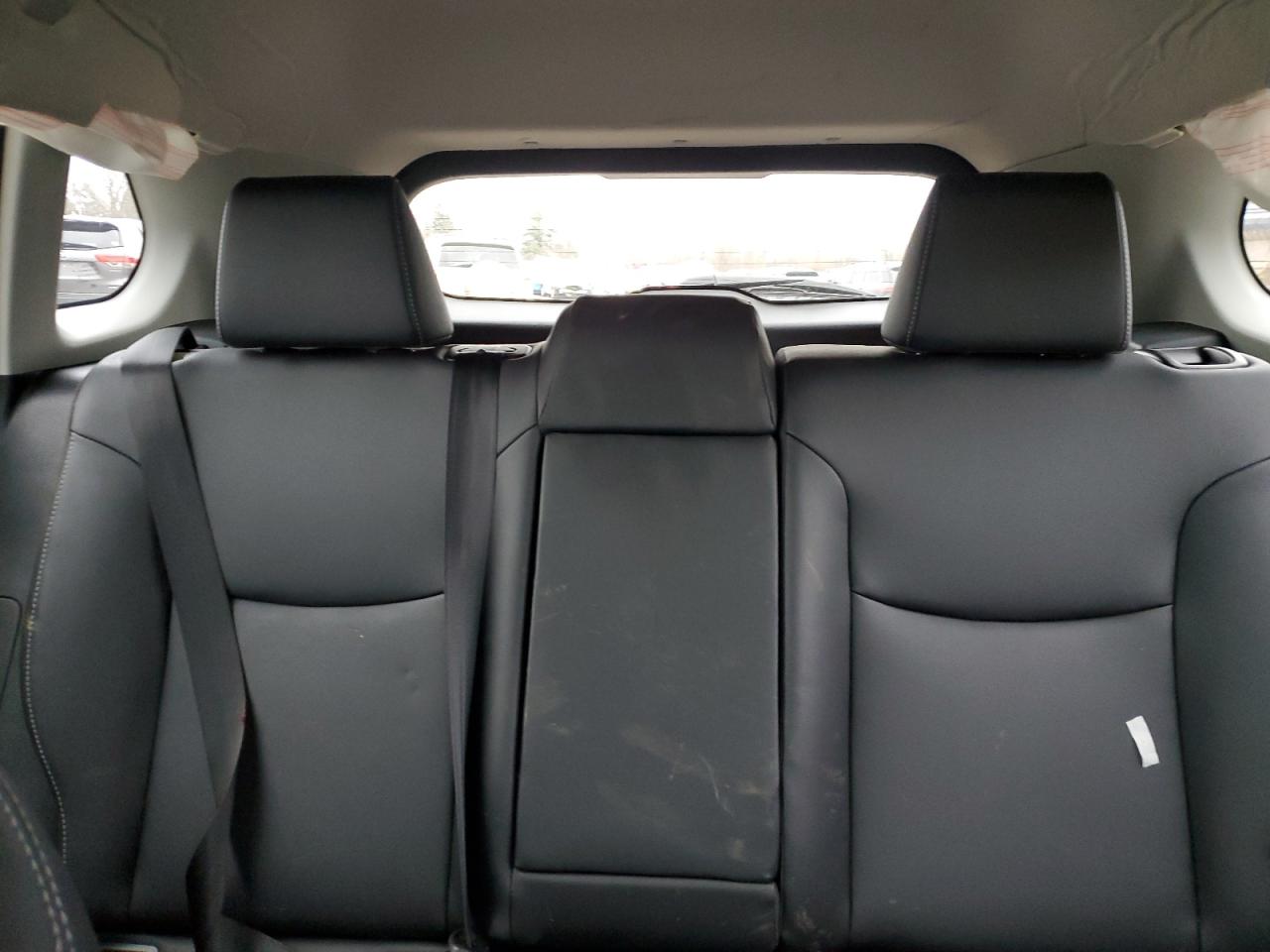 2022 TOYOTA COROLLA CROSS XLE VIN:7MUDAABG9NV015122