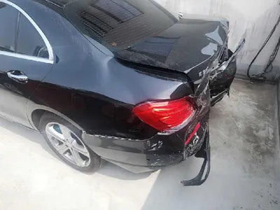 2016 Mercedes-Benz E 220 VIN: