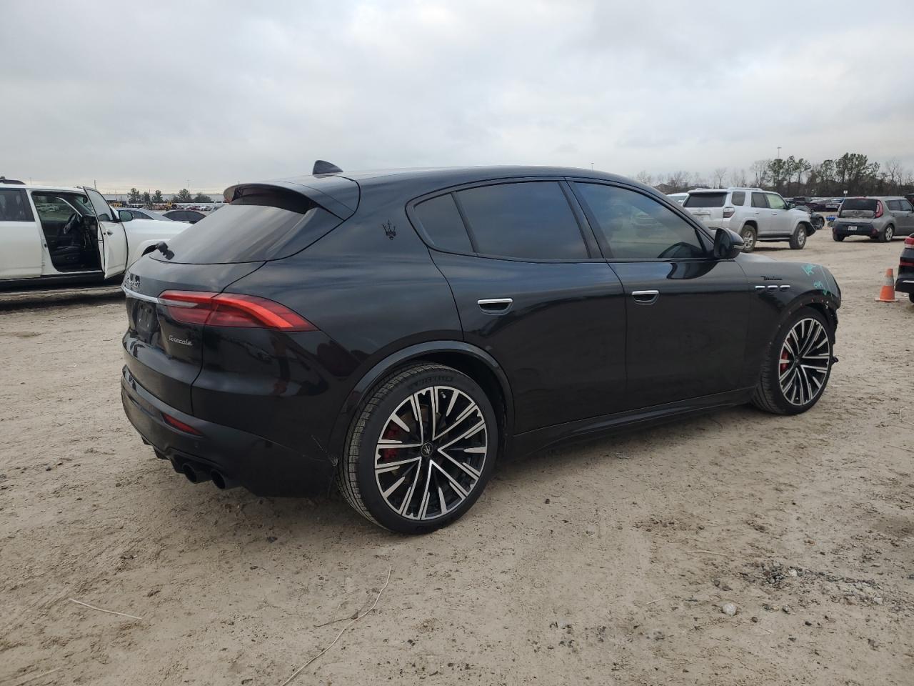 2023 MASERATI GRECALE MODENA VIN:ZN682AVM7P7410647