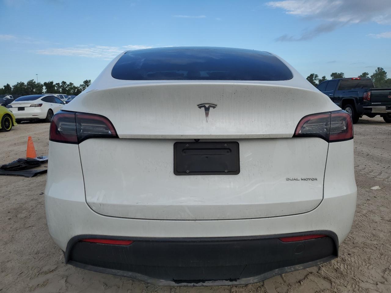 2023 TESLA MODEL Y  VIN:7SAYGDEE7PA036922