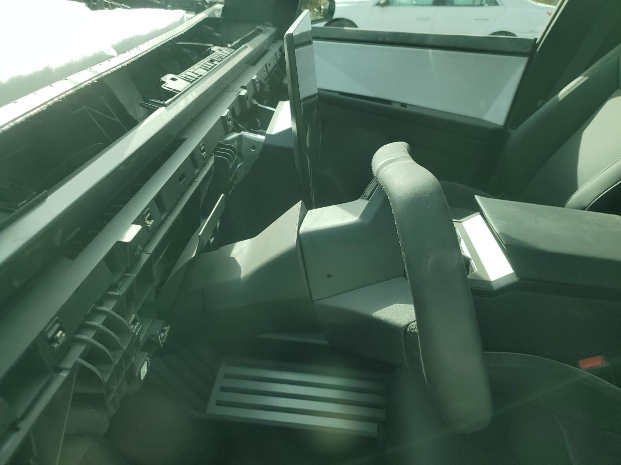 2024 TESLA CYBERTRUCK  VIN:7G2CEHED3RA009891