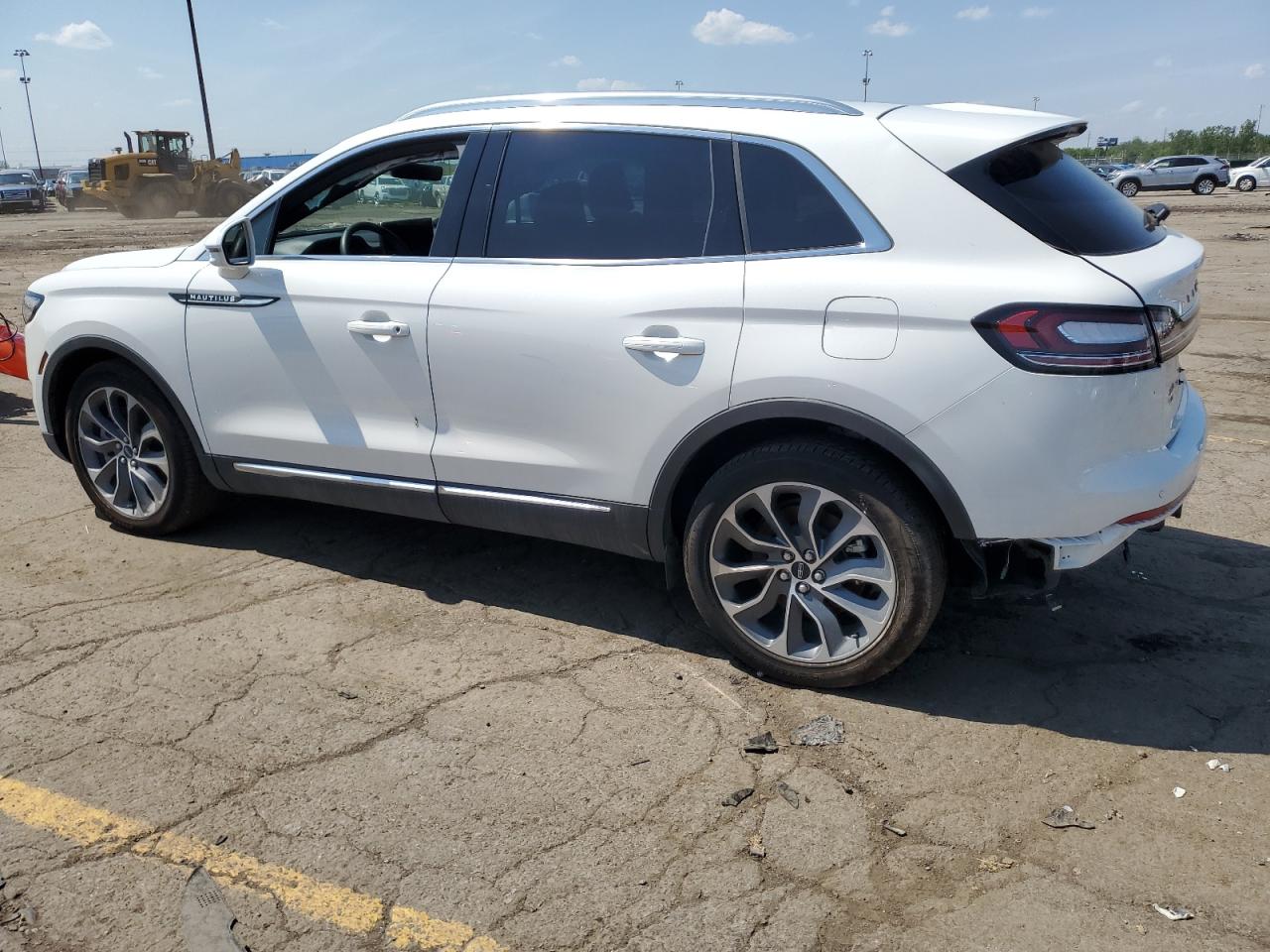 2023 LINCOLN NAUTILUS RESERVE VIN:2LMPJ8K93PBL17947