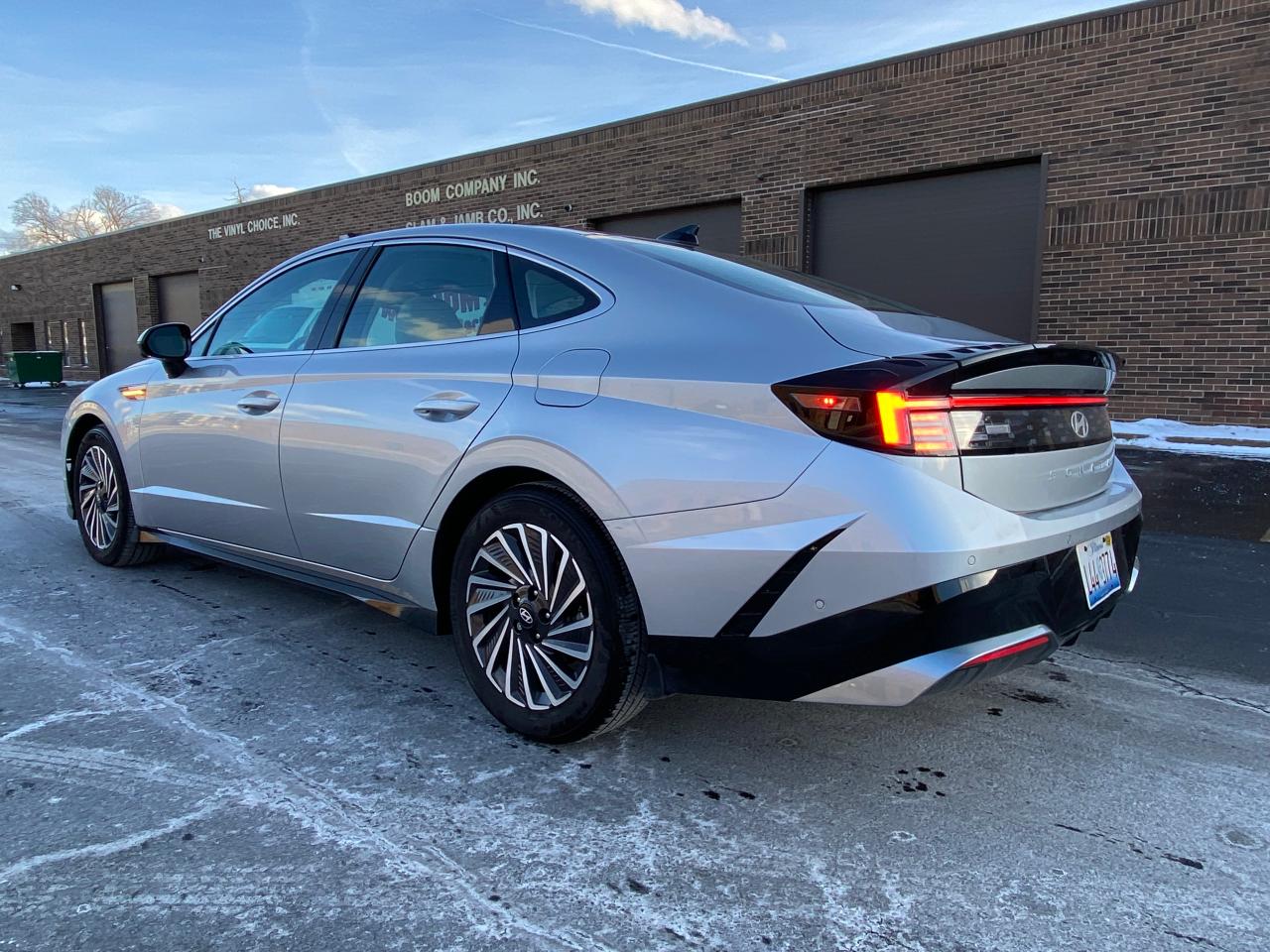 2024 HYUNDAI SONATA HYBRID VIN:KMHL54JJ9RA093228