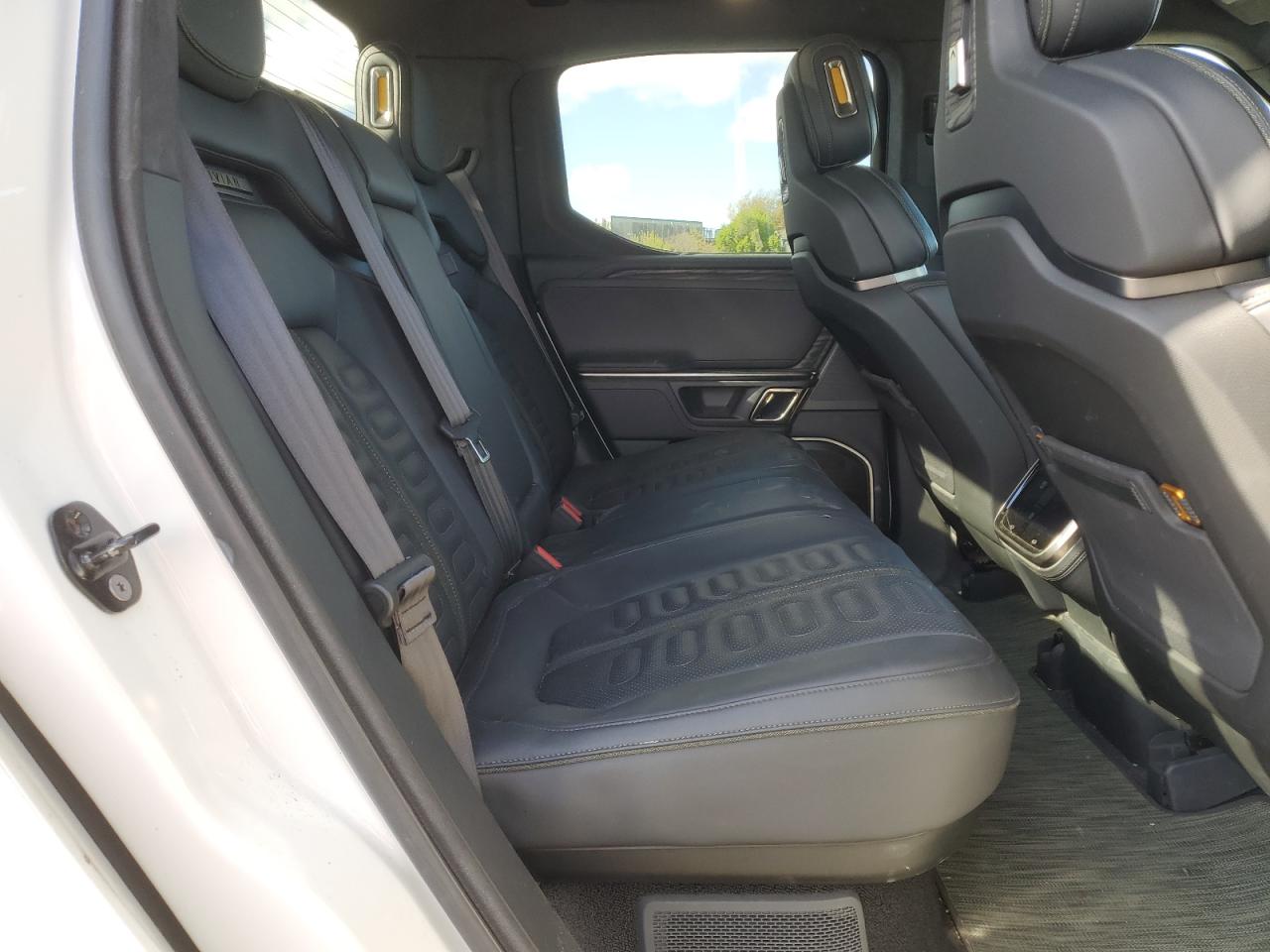 2022 RIVIAN R1T LAUNCH EDITION VIN:7FCTGAAL7NN005563