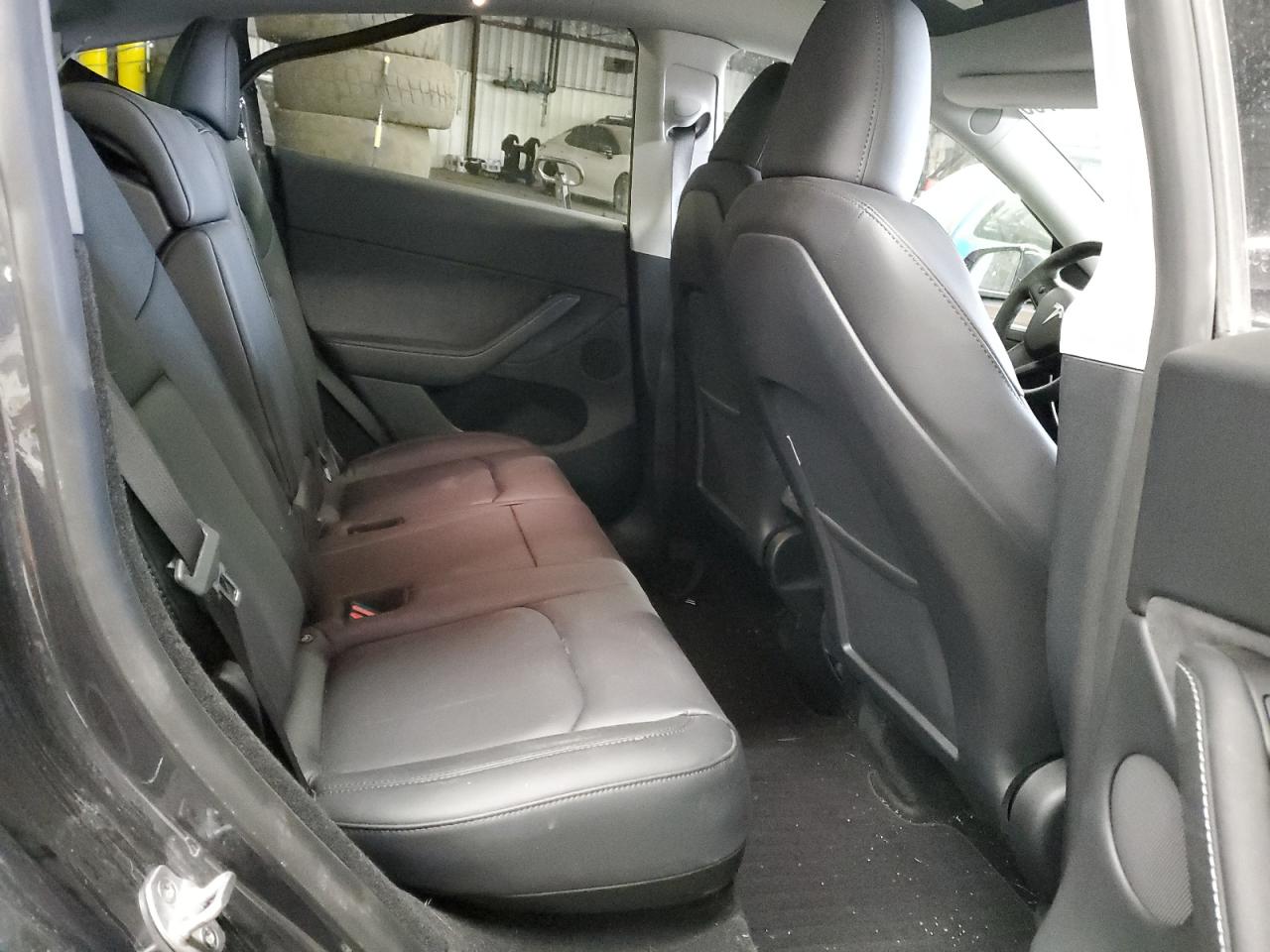 2024 TESLA MODEL Y  VIN:7SAYGDEE8RA252099
