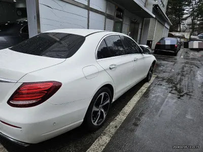 2017 Mercedes-Benz E 200 VIN: