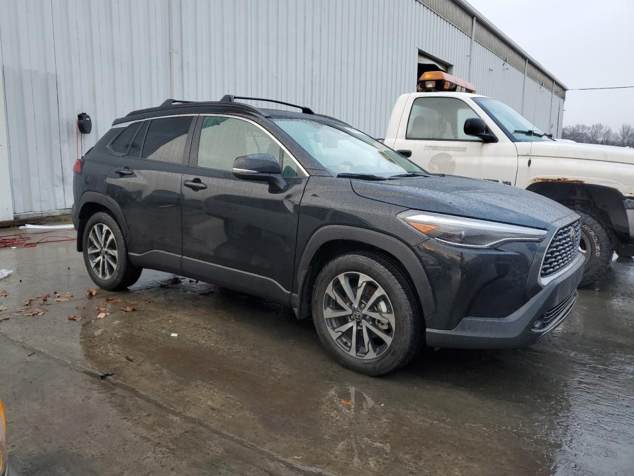 2024 TOYOTA COROLLA CROSS XLE VIN:7MUDAABGXRV099084