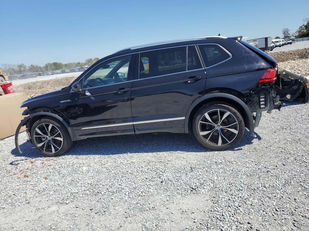 2023 VOLKSWAGEN TIGUAN SEL R-LINE BLACK VIN:3VV4B7AX0PM106487