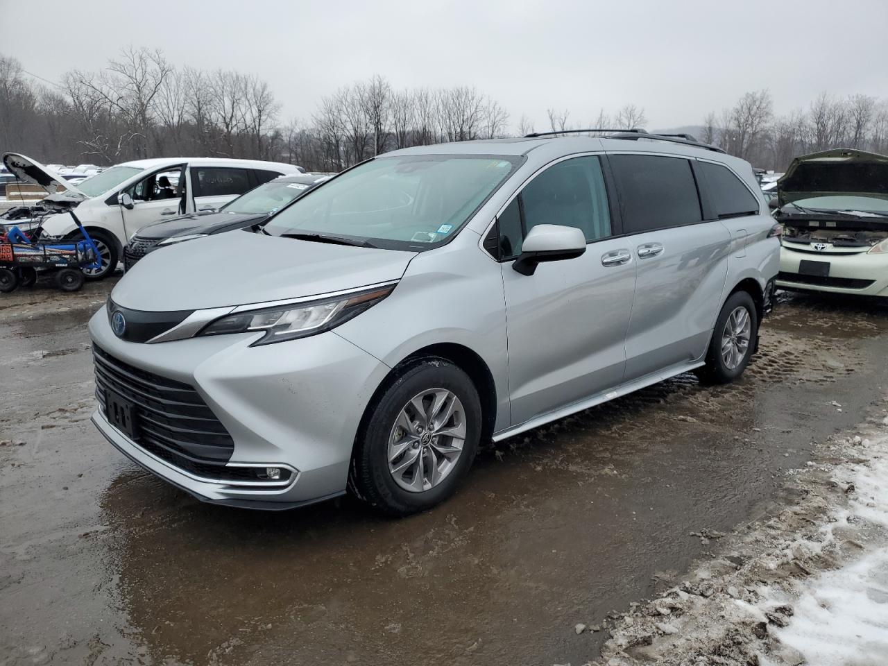2022 TOYOTA SIENNA XLE VIN:5TDJSKFC9NS052484