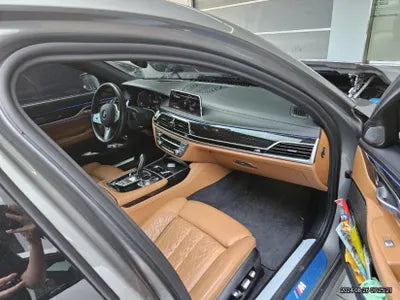 2020 BMW 740 VIN: