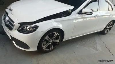 2016 Mercedes-Benz E 300 VIN: