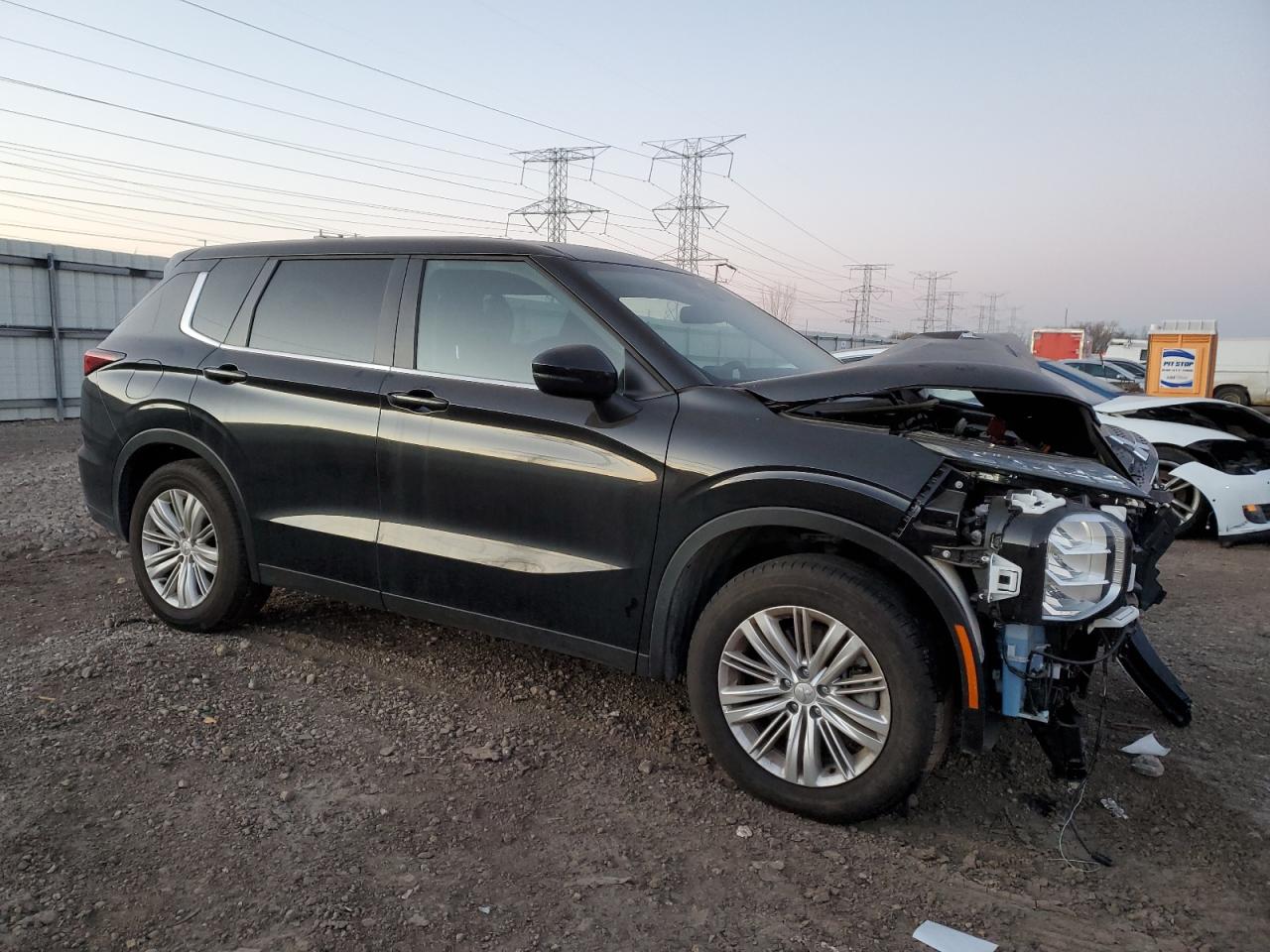 2023 MITSUBISHI OUTLANDER ES VIN:JA4J4TA88PZ022598