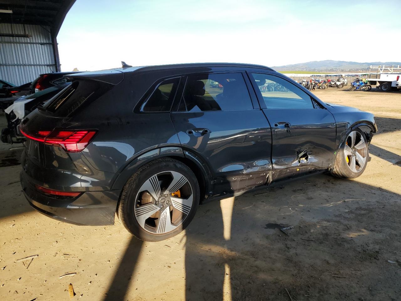 2023 AUDI E-TRON PREMIUM PLUS VIN:WA1LABGE2PB003689