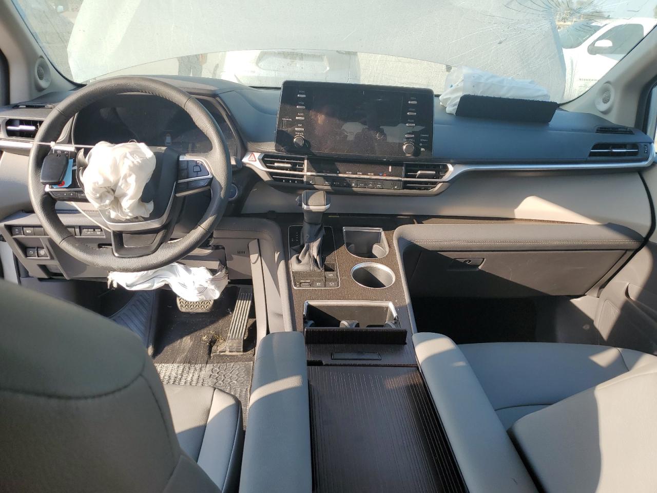 2022 TOYOTA SIENNA XLE VIN:5TDJRKECXNS090898