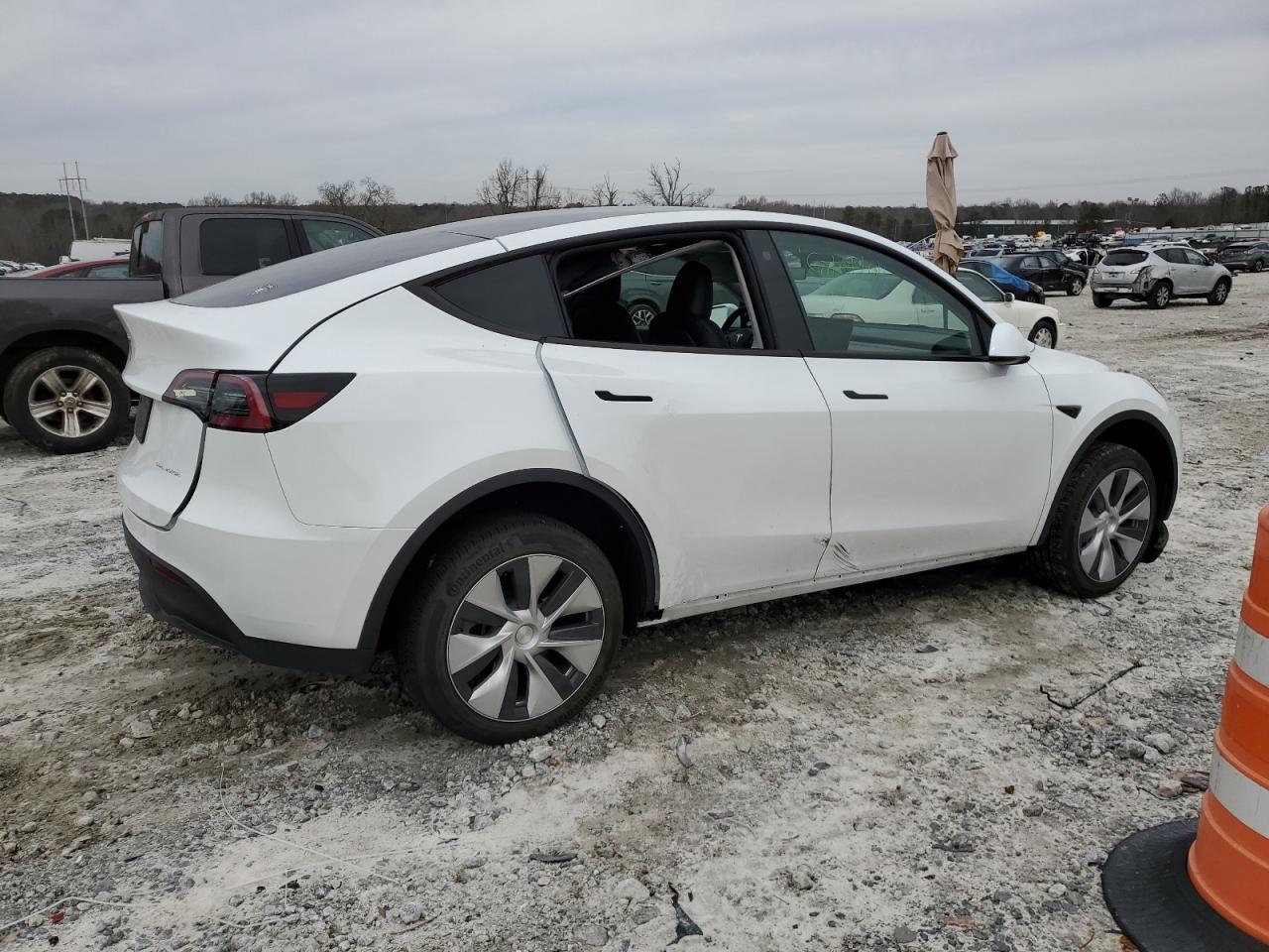 2023 TESLA MODEL Y  VIN:7SAYGDEE6PF671519