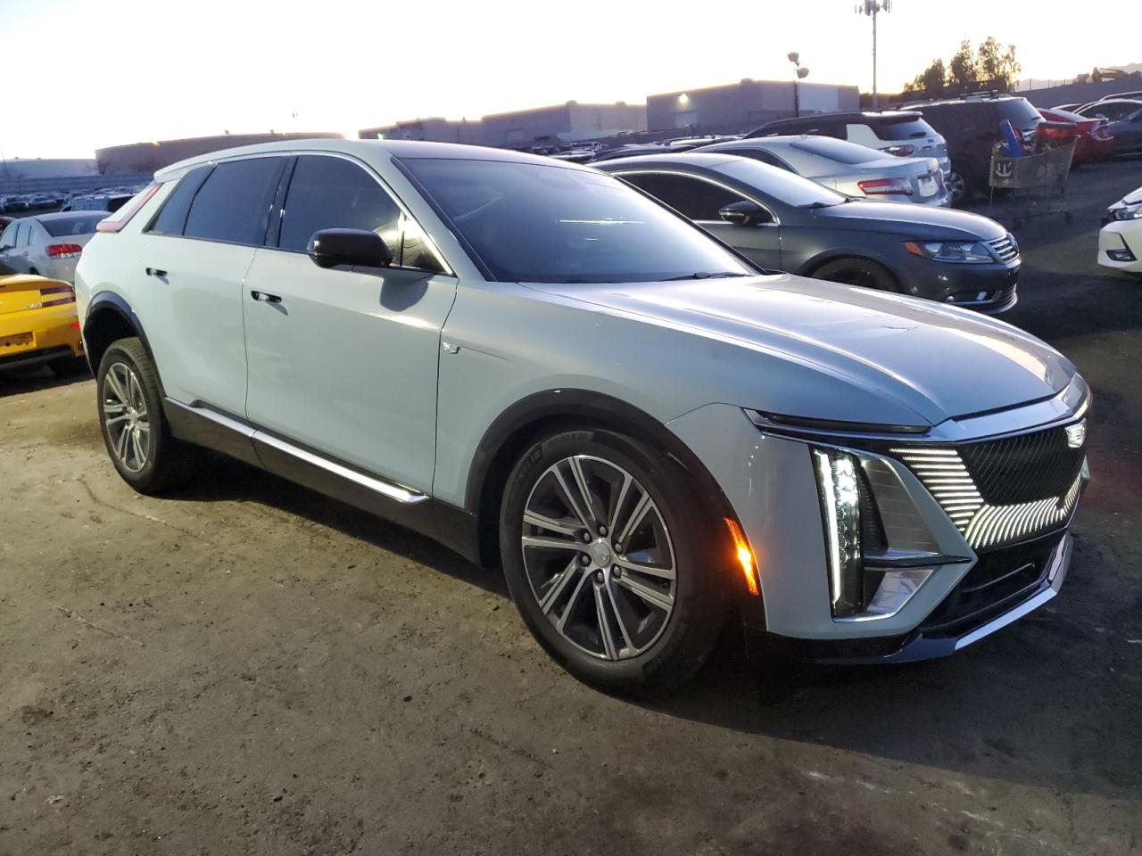 2024 CADILLAC LYRIQ TECH VIN:1ZVHT82H585181488