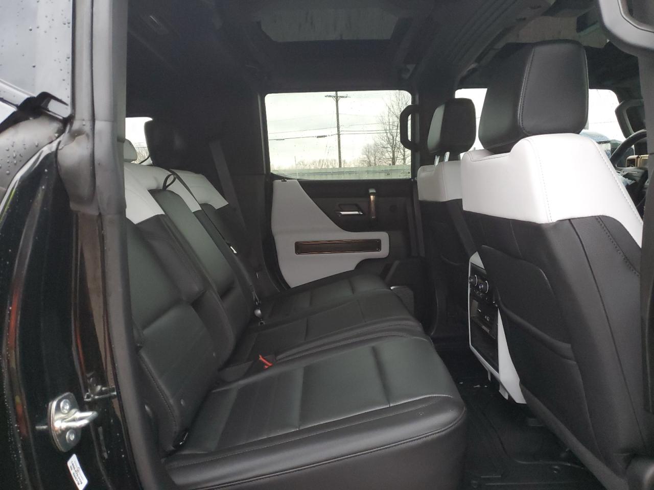 2024 GMC HUMMER SUV 2X VIN:1GKB0NDE4RU104402