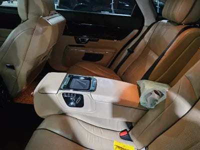 2016 Jaguar XJ VIN: