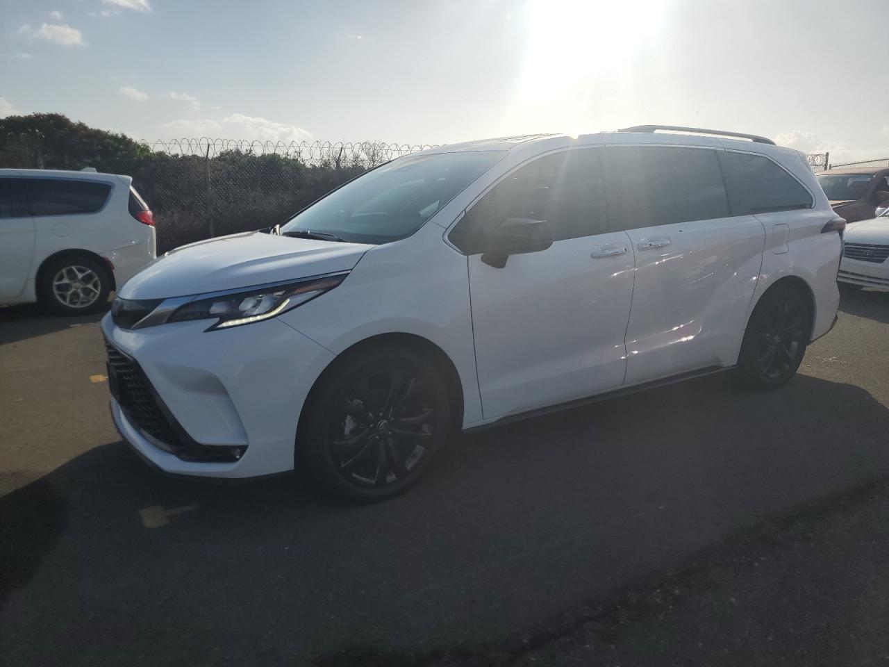 2024 TOYOTA SIENNA XSE VIN:5TDXRKEC1RS218431