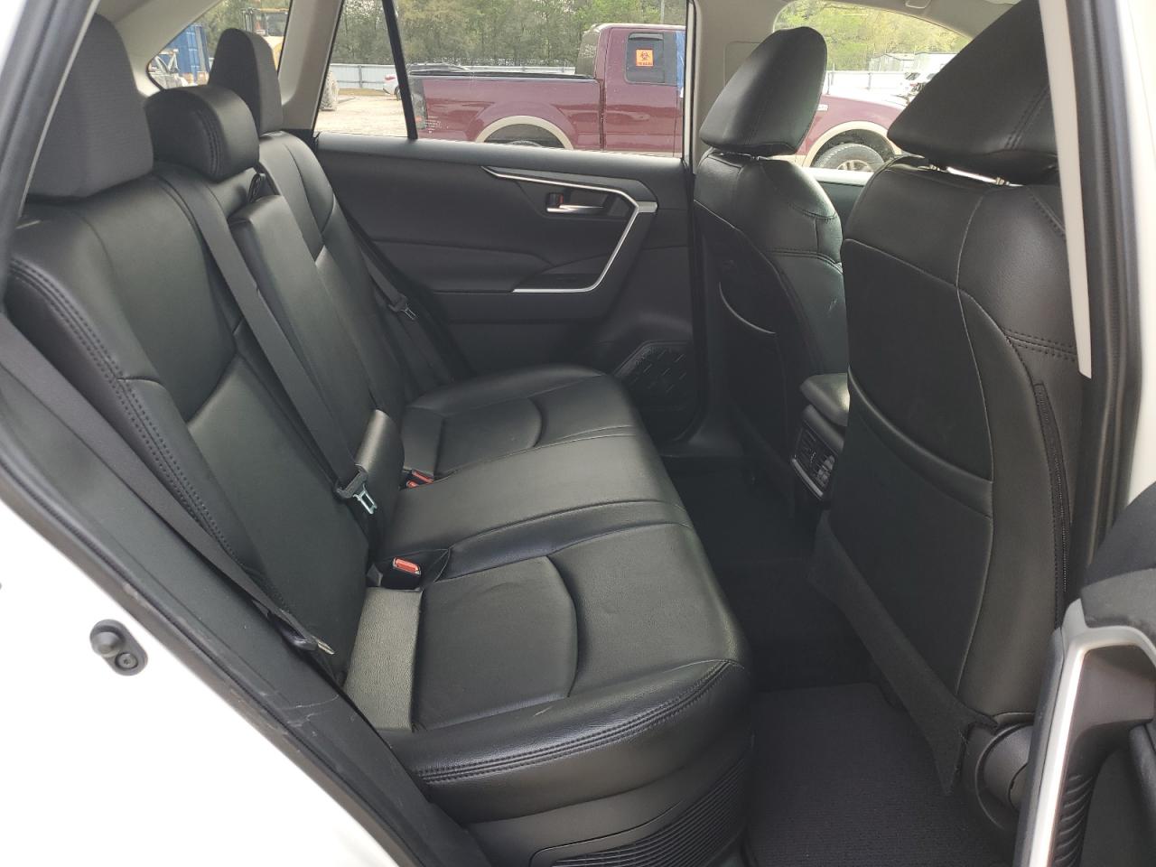 2022 TOYOTA RAV4 XLE VIN:JTMRWRFV5NJ055185