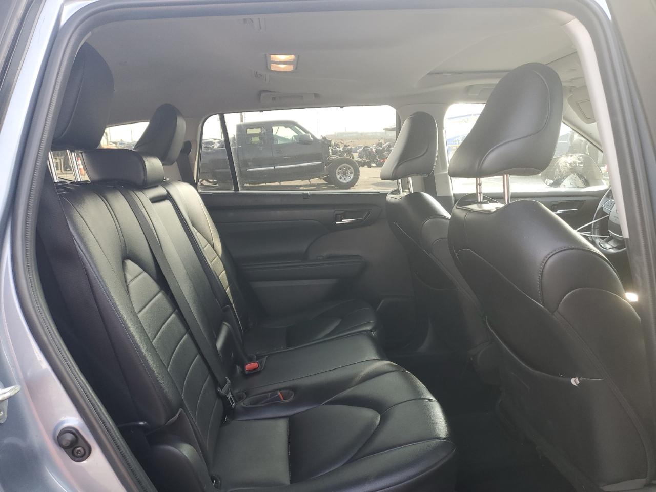 2022 TOYOTA HIGHLANDER XLE VIN:5TDHZRAH6NS098358