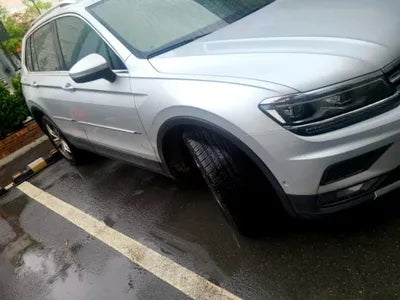 2020 Volkswagen Tiguan VIN: