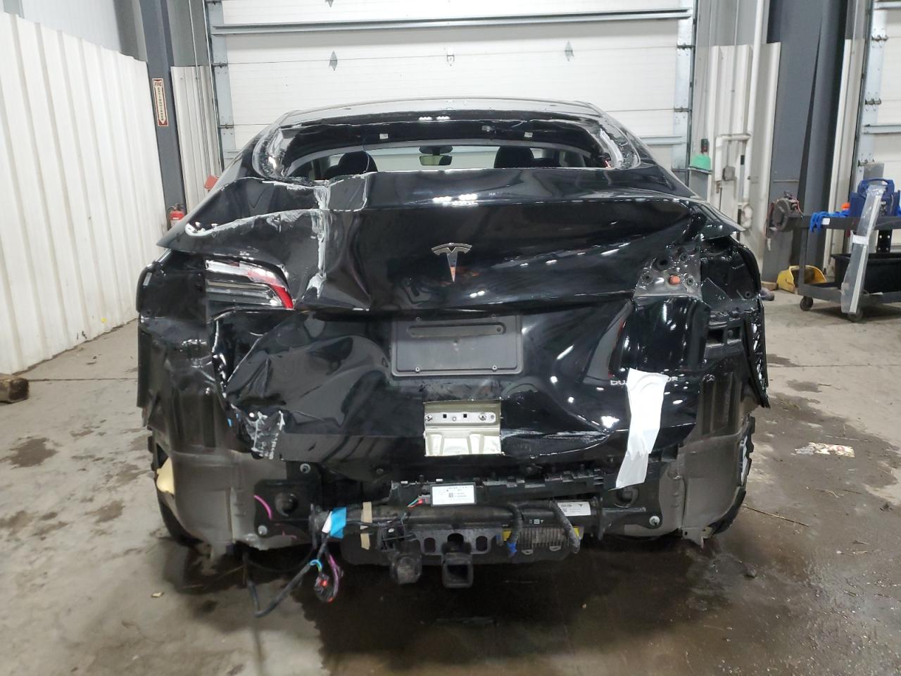 2023 TESLA MODEL Y  VIN:7SAYGDEE8PA161640