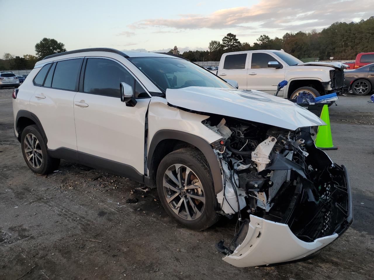 2023 TOYOTA COROLLA CROSS XLE VIN:7MUDAAAG6PV060099