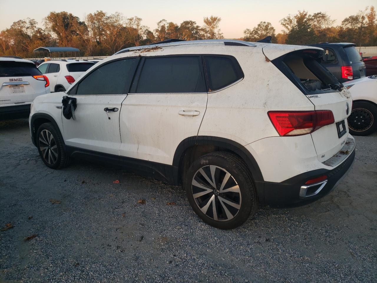2022 VOLKSWAGEN TAOS SE VIN:3VVTX7B22NM019462