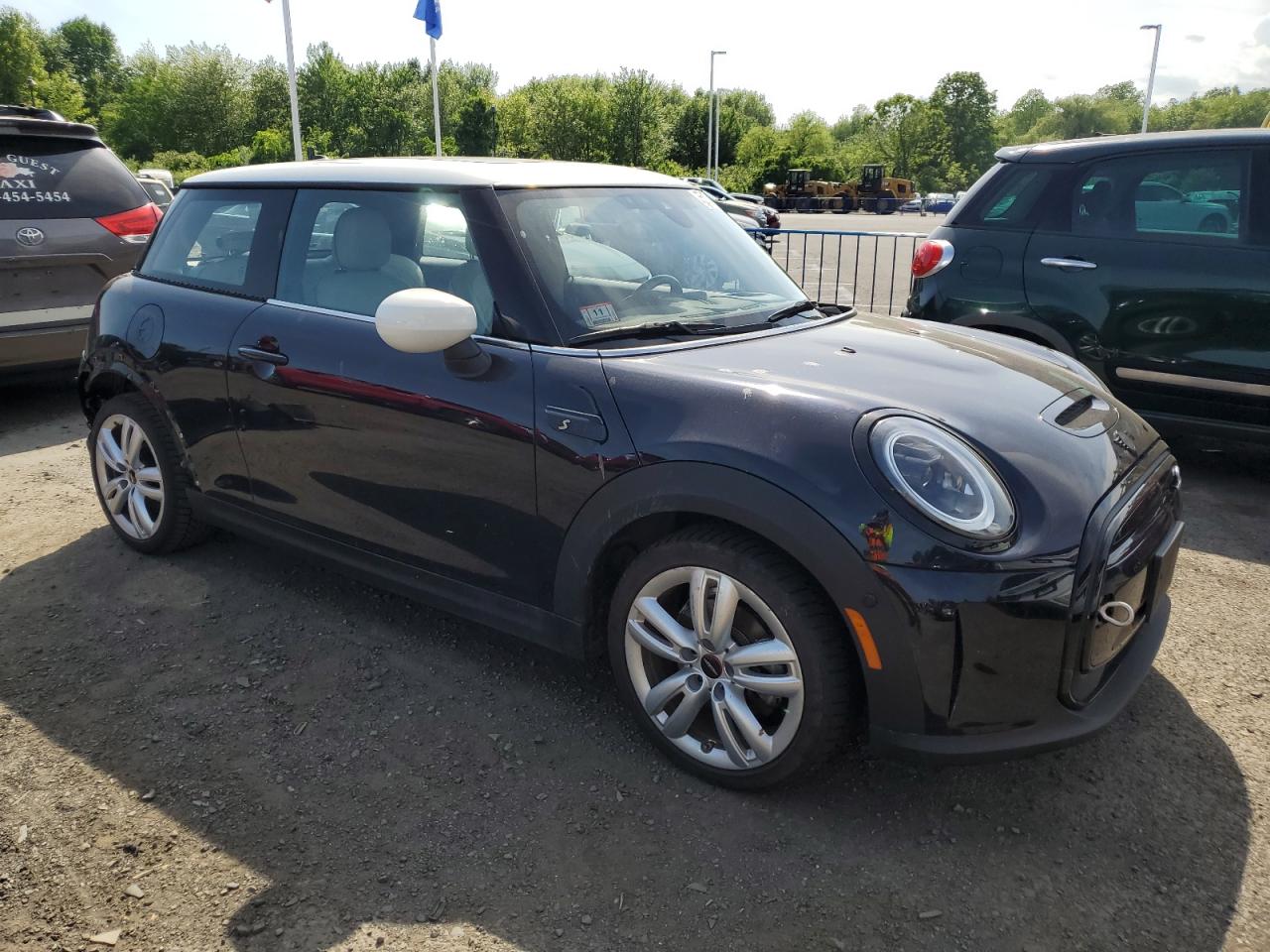 2022 MINI COOPER SE VIN:WMW13DJ05N2R58870