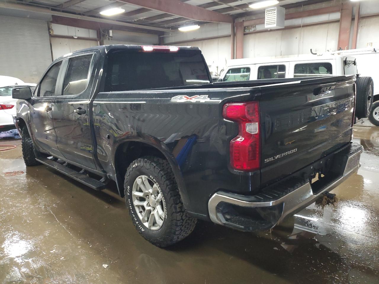 2022 CHEVROLET SILVERADO K1500 LT VIN:1GCUDDED0NZ524437